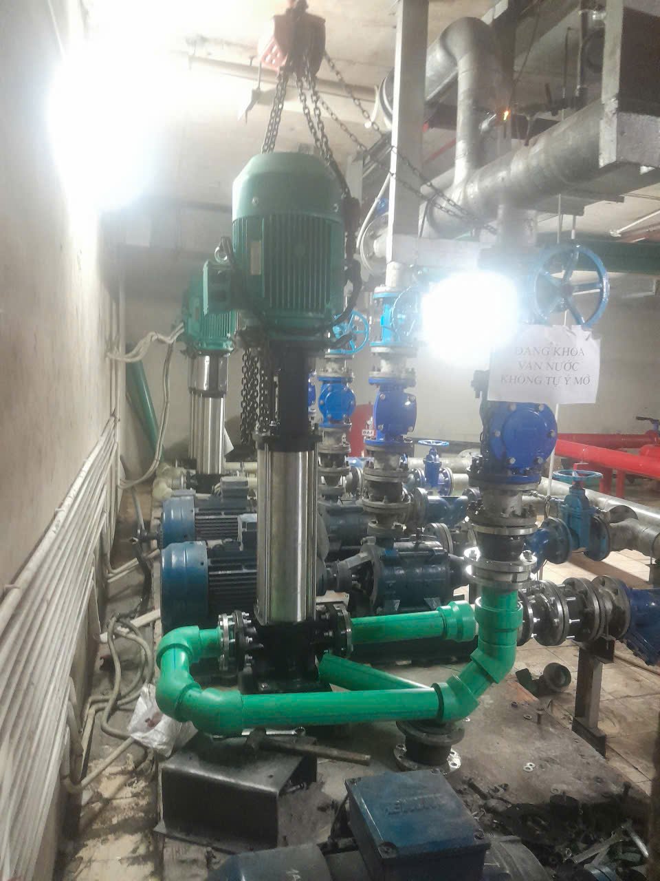 Lắp đặt bơm trục đứng Wilo - Tòa nhà